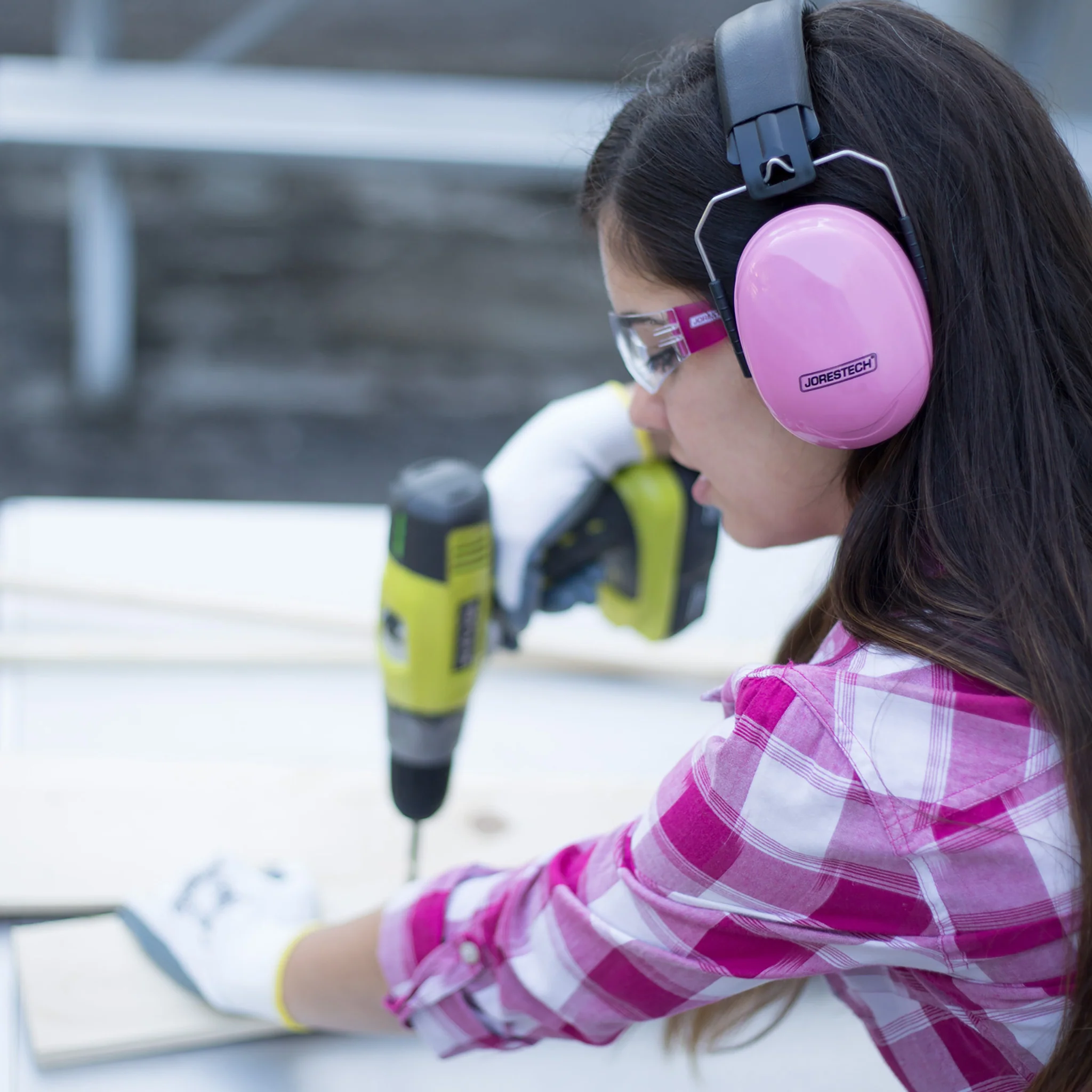 27dB NRR Noise Cancelling Hearing Protection Earmuffs - Image 4